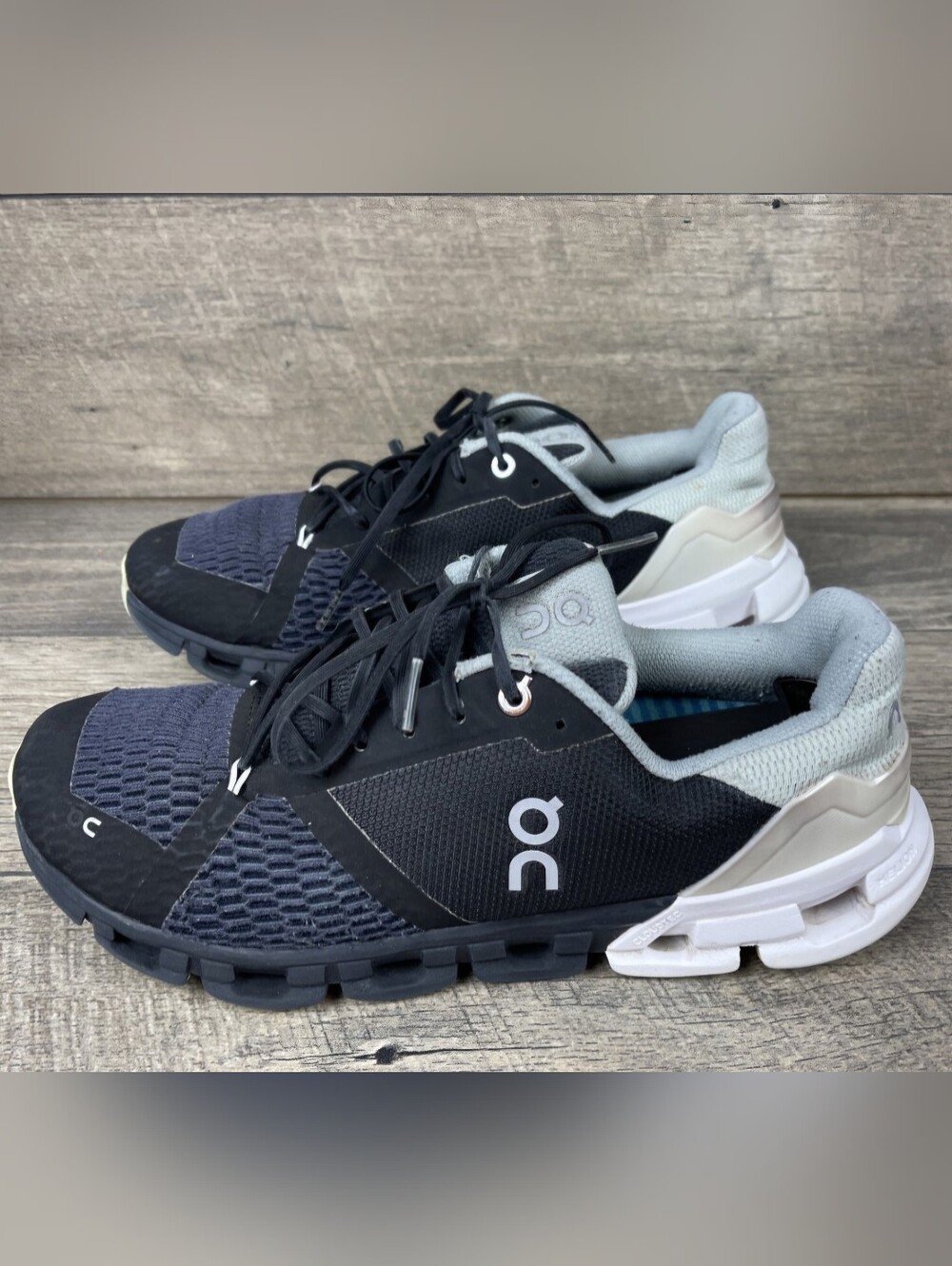 On Cloudflyer engineered by the Swiss brand On Running. Size 10.5